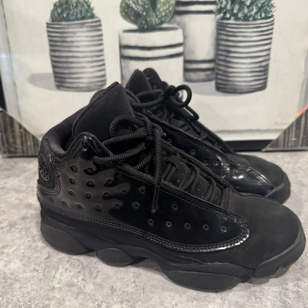 Nike Kids Black Sneakers with Glossy Finish